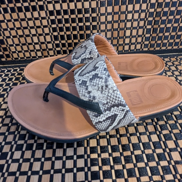 FitFlop snakeskin pattern sandal - Picture 1 of 4